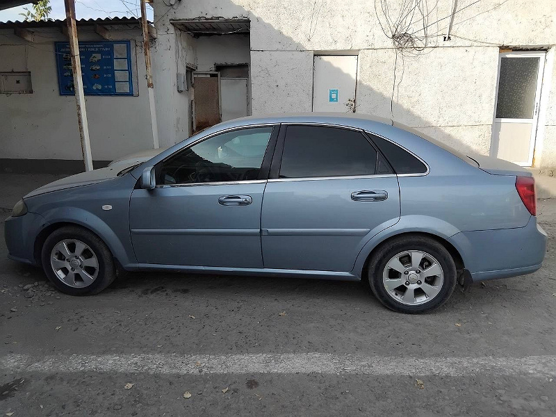 Фото лота: CHEVROLET LACETTI, фото 8 из 10