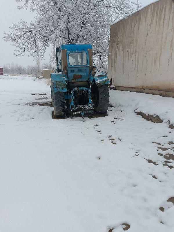 Фото лота: Traktor T-28X4MC, фото 4 из 4