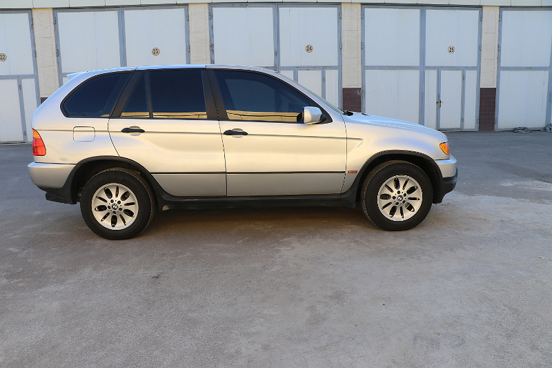 Фото лота: BMW X5, фото 5 из 6