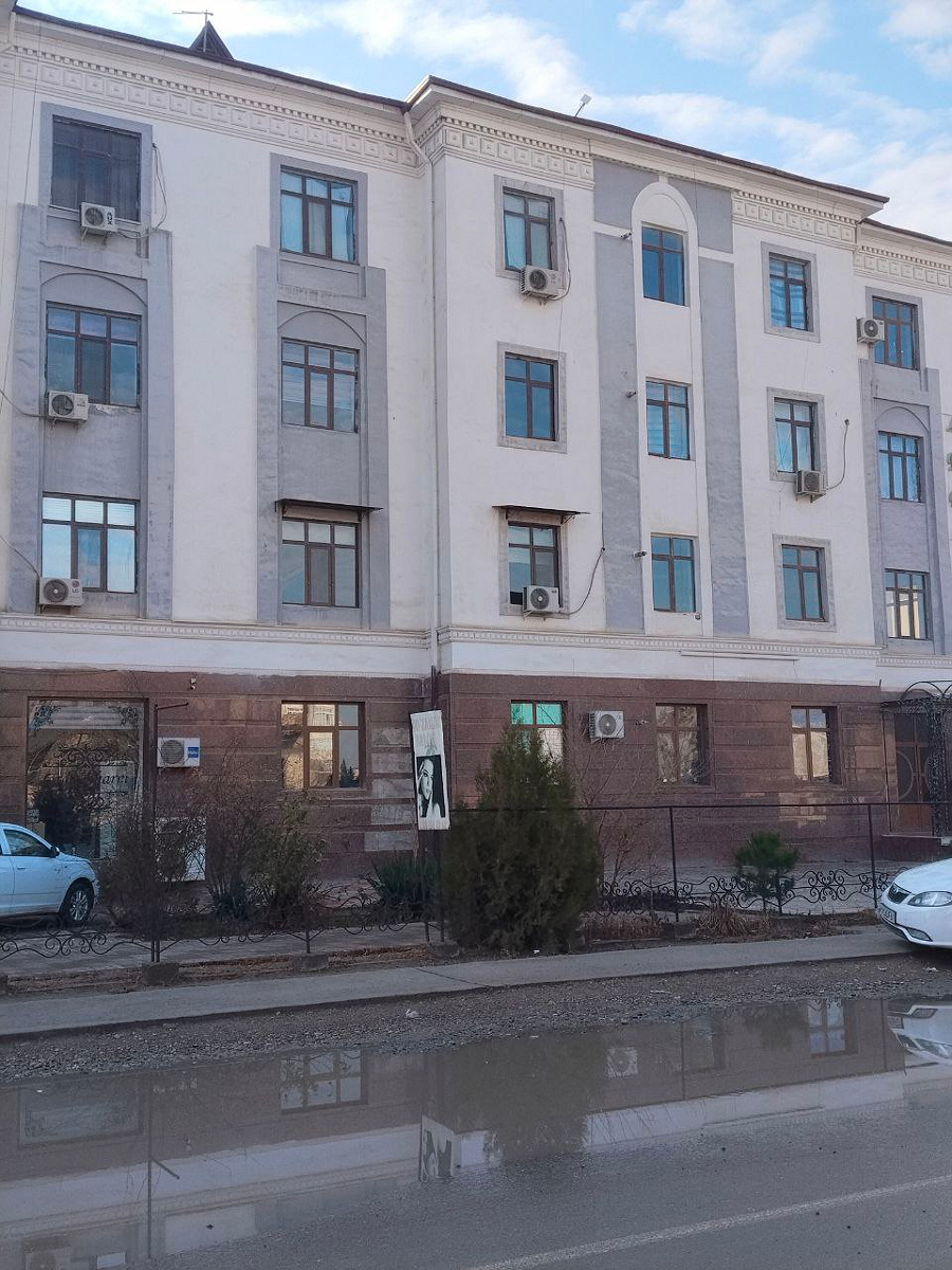 Ko`p qavatli uydagi xonadon