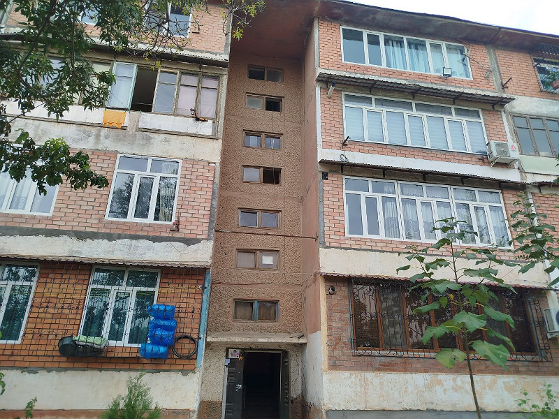Фото лота: Квартира в многоэтажном доме, фото 1 из 13