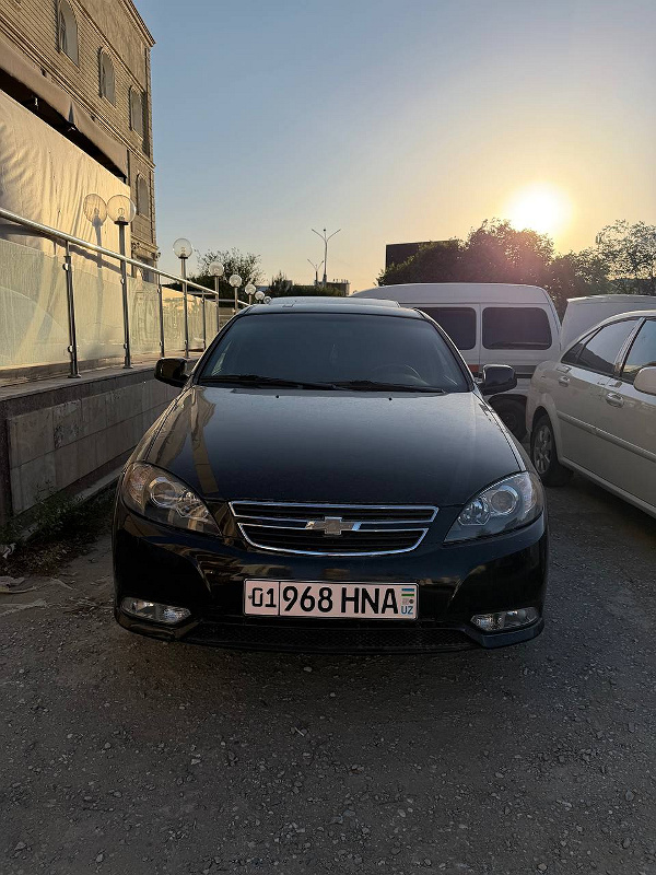 Фото лота: CHEVROLET LACETTI, фото 1 из 10