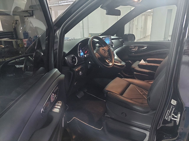 Фото лота: Mersedes Benz V Klass V300D, фото 15 из 20
