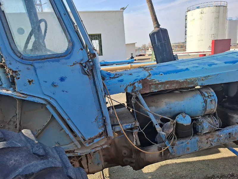 Фото лота: Traktor T-28X4MC, фото 3 из 4
