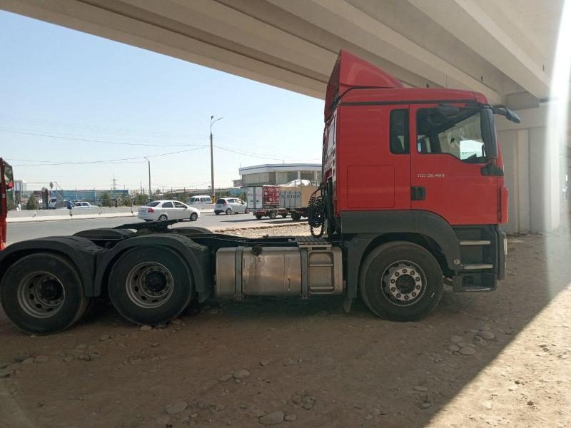 Фото лота: 1).MAN TGS 26.400 6x4 BLS, 2). MAKINSAN, 3). MAKINSAN, фото 6 из 9