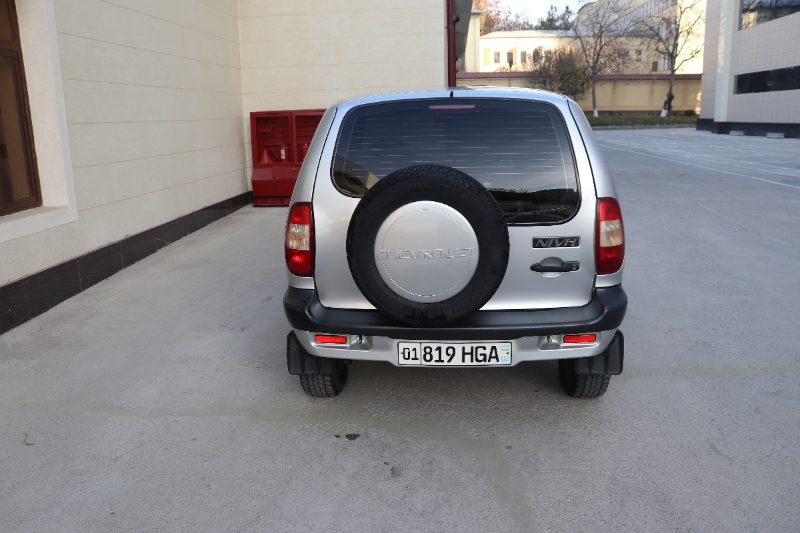 Фото лота: CHEVROLET NIVA, фото 3 из 4