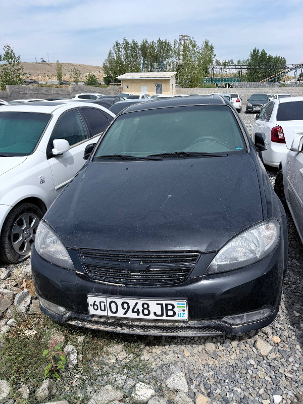 Фото лота: CHEVROLET LACETTI, фото 1 из 12