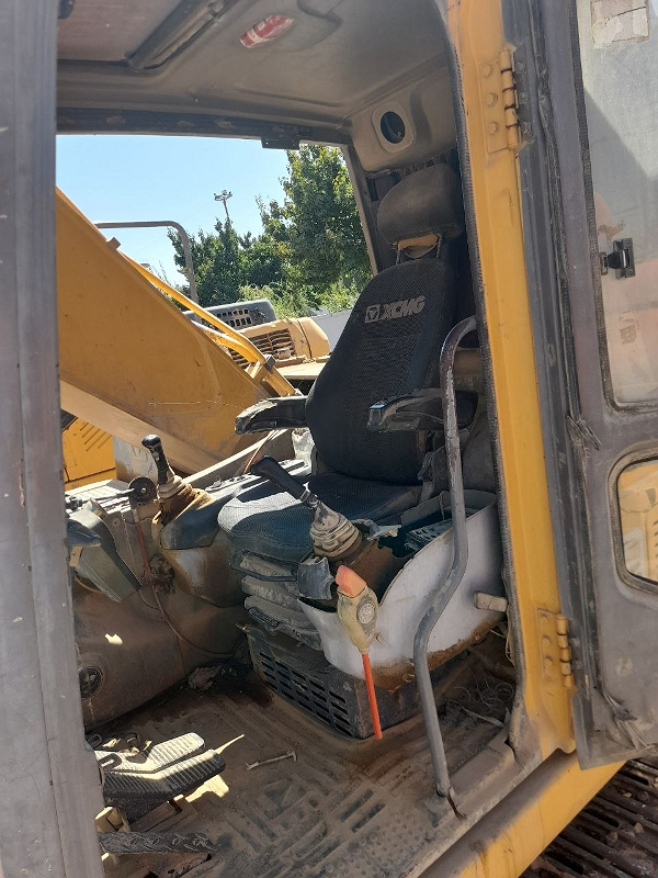 Фото лота: Ekskavator XE260C, фото 3 из 5