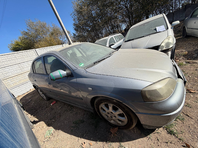Фото лота: Opel Astra, фото 8 из 9