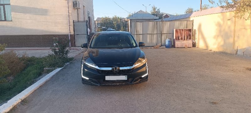 Фото лота: Honda Clarity, фото 2 из 9
