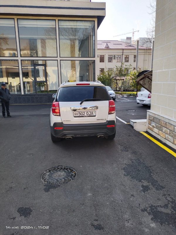 Фото лота: Chevrolet Captiva, фото 5 из 7