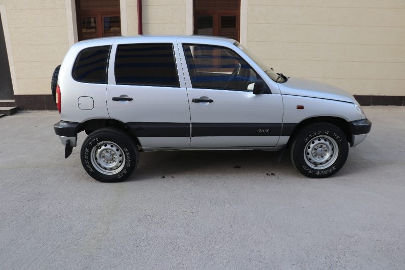 Фото лота: CHEVROLET NIVA, фото 4 из 4