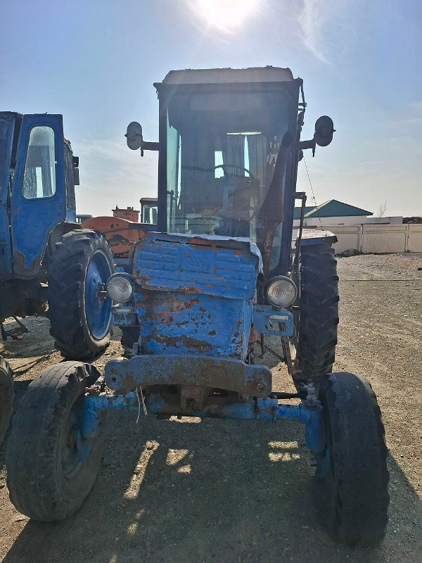 Фото лота: Traktor T-28X4MC, фото 1 из 4