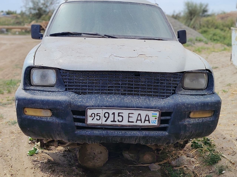 Фото лота: MITSUBISHI I 200, фото 1 из 11
