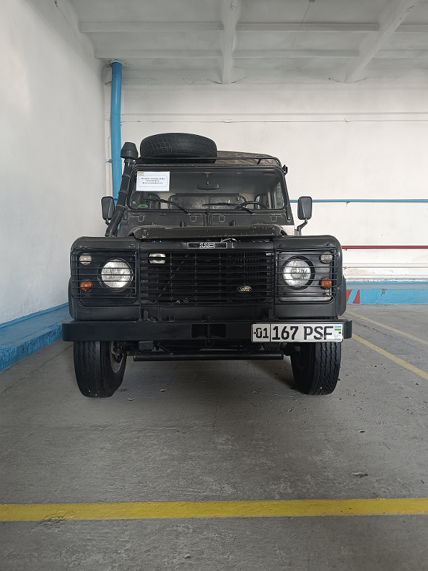 Фото лота: Land Rover 110, фото 1 из 6
