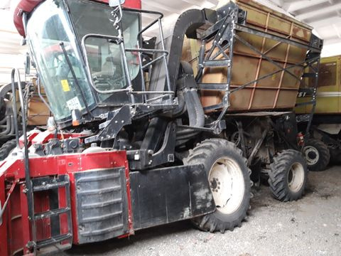 Фото лота: Traktor / Paxta terish mashinasi, фото 2 из 7