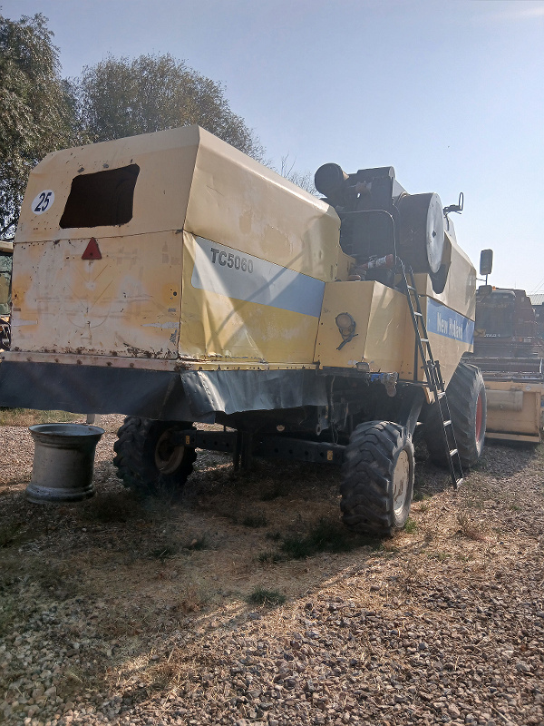 Фото лота: Kombayn New Holland TC-5060  25AA476, фото 4 из 4