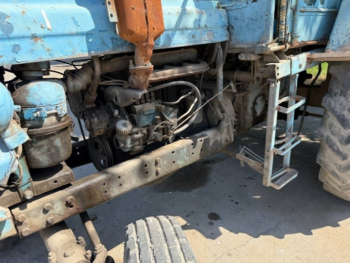 Фото лота: Traktor T-28X4MC, фото 7 из 7