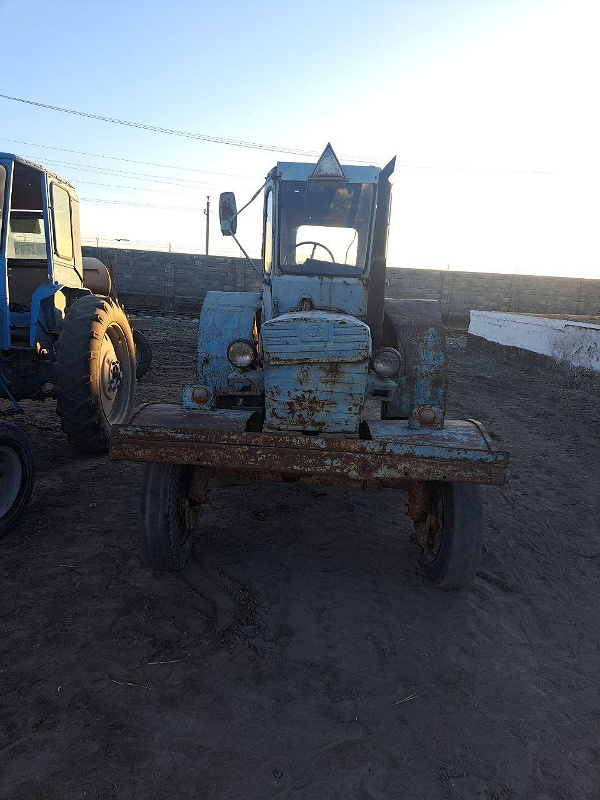 Фото лота: Traktor T-28MC1, фото 1 из 4