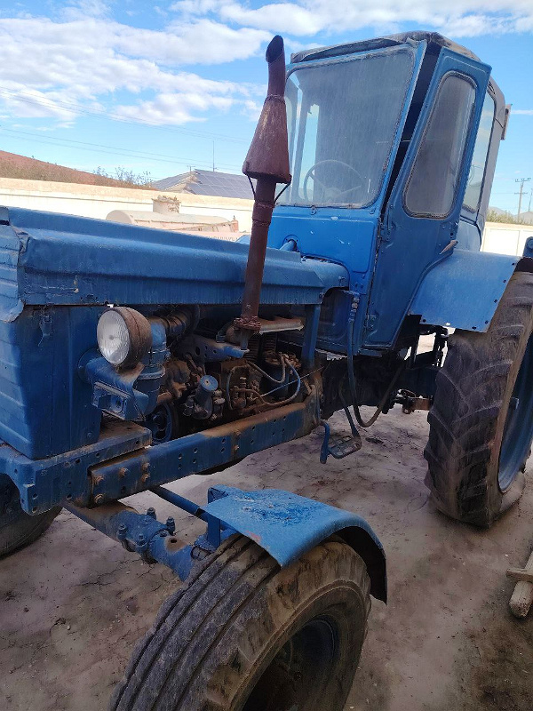 Фото лота: Traktor T-28X4MC, фото 2 из 4