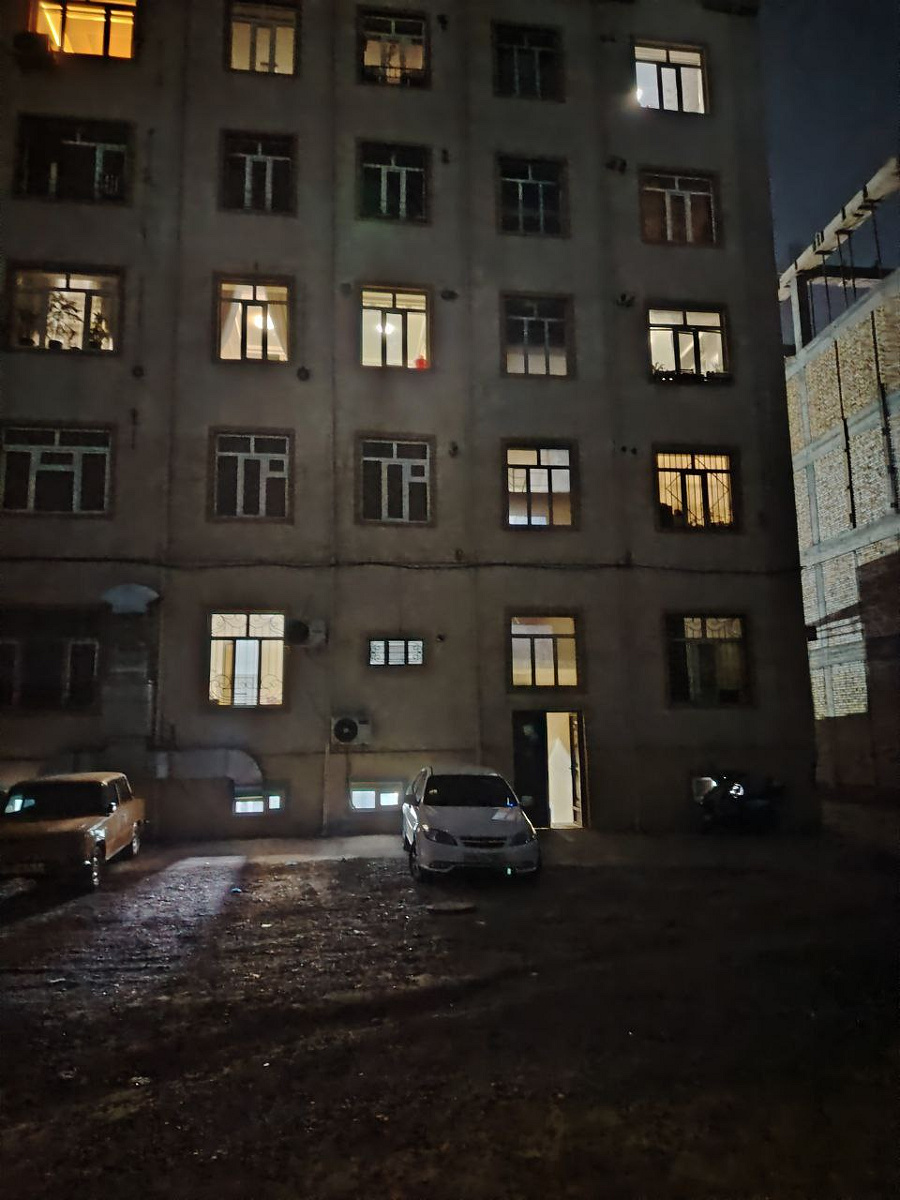 Ko'p qavatli uydagi xonadon