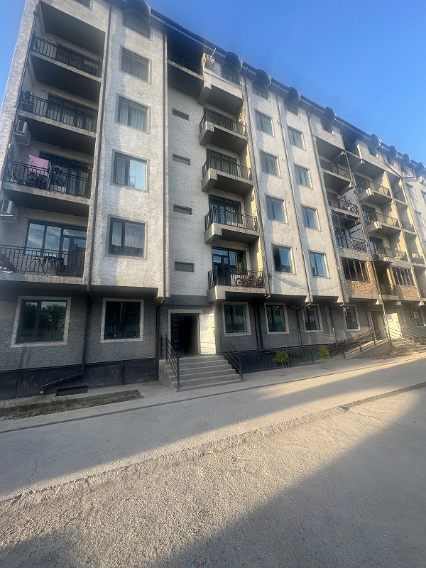 Фото лота: Квартира в многоэтажном доме, фото 1 из 7