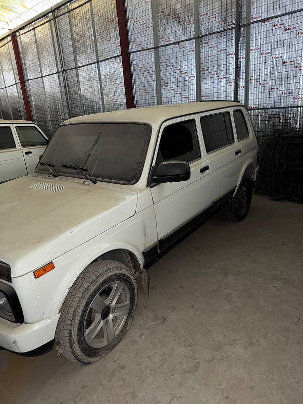 Фото лота: LADA NIVA 4x4, фото 7 из 10