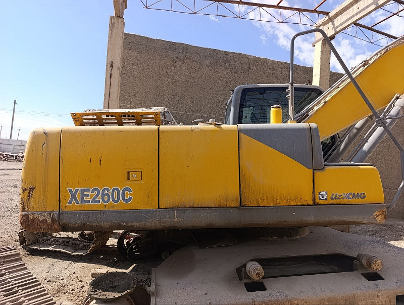 Фото лота: Ekskavator XE260 C, фото 3 из 3