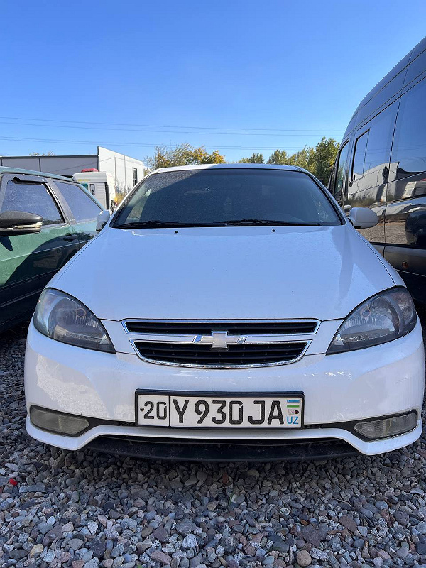 Фото лота: CHEVROLET LACETTI, фото 1 из 12