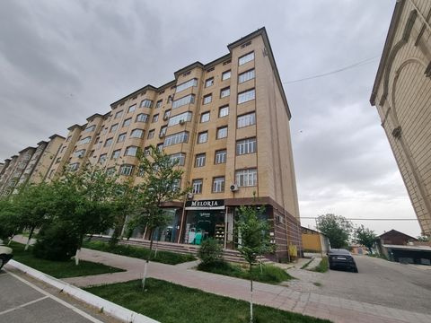 Фото лота: Квартира в многоэтажном доме, фото 1 из 12