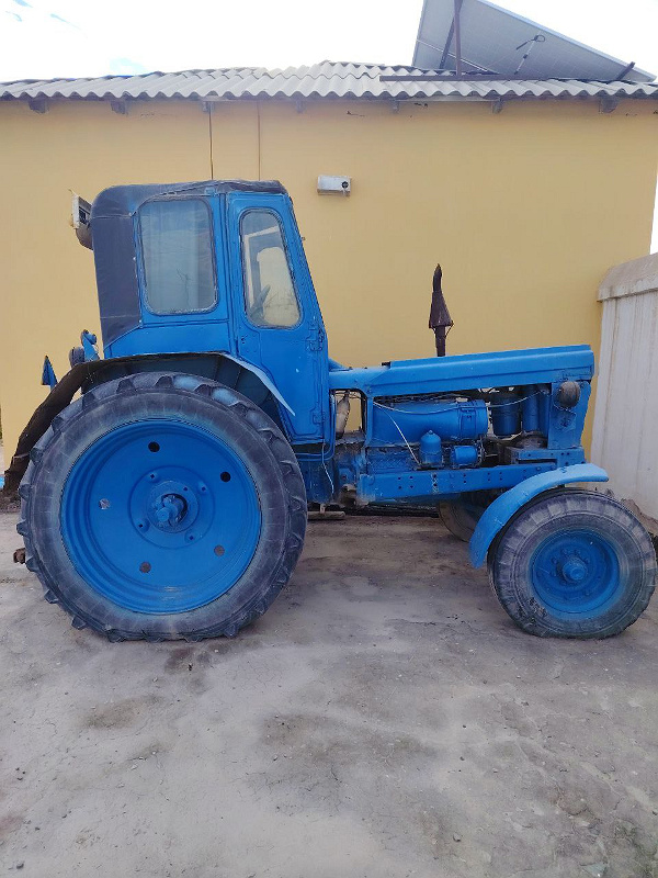 Фото лота: Traktor T-28X4MC, фото 4 из 4