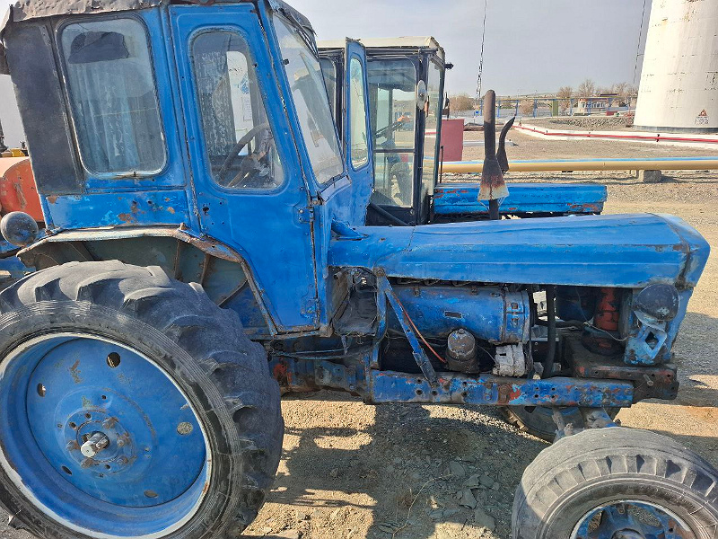 Фото лота: Traktor T-28X4MC, фото 1 из 4