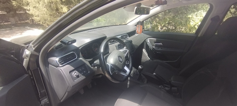 Фото лота: RENAULT DUSTER, фото 3 из 9