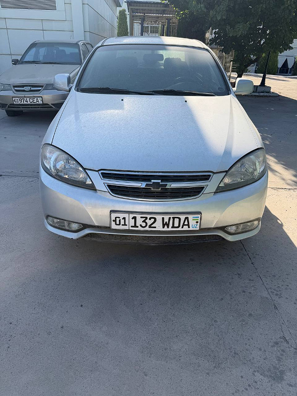 Фото лота: CHEVROLET LACETTI, фото 1 из 12