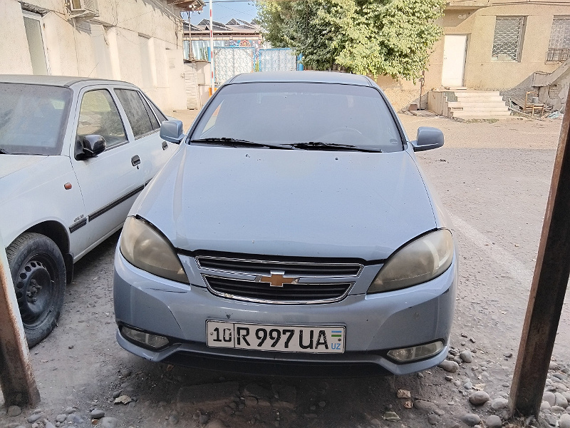 Фото лота: CHEVROLET LACETTI, фото 1 из 10