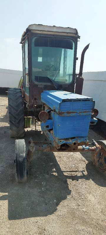 Фото лота: Traktor T-28X4MC, фото 2 из 3