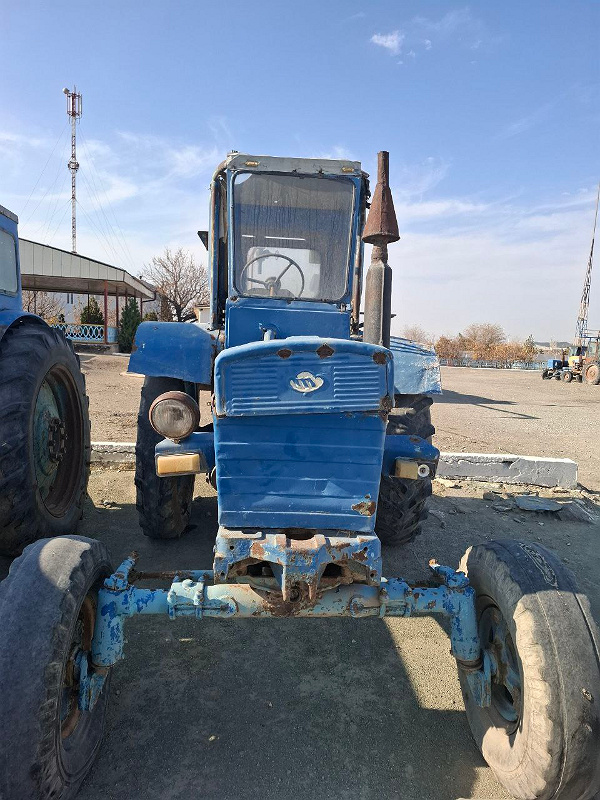 Фото лота: Traktor T-28X4MC, фото 2 из 6