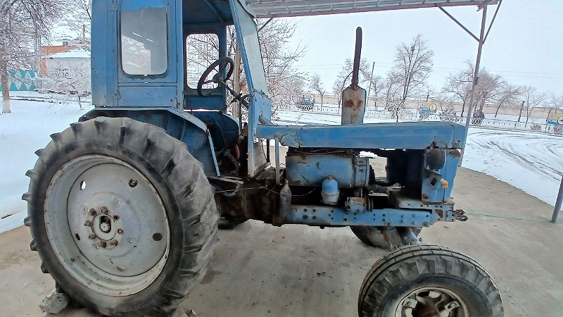 Фото лота: Traktor T-28X4MC, фото 5 из 6
