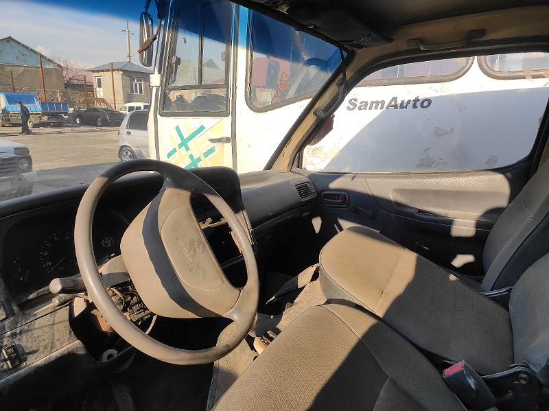 Фото лота: TOYOTA HIACE, фото 8 из 8