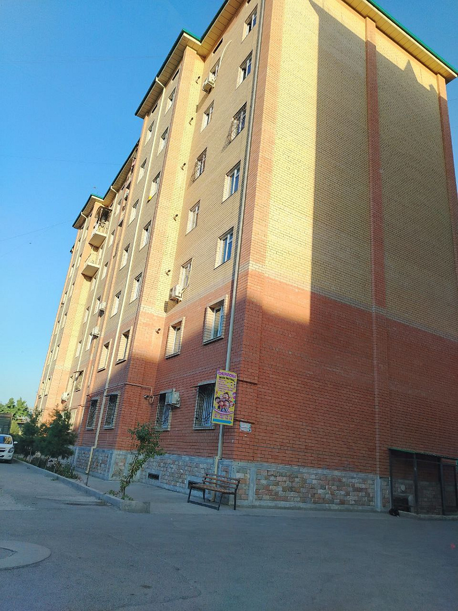 Ko'p qavatli uydagi xonadon