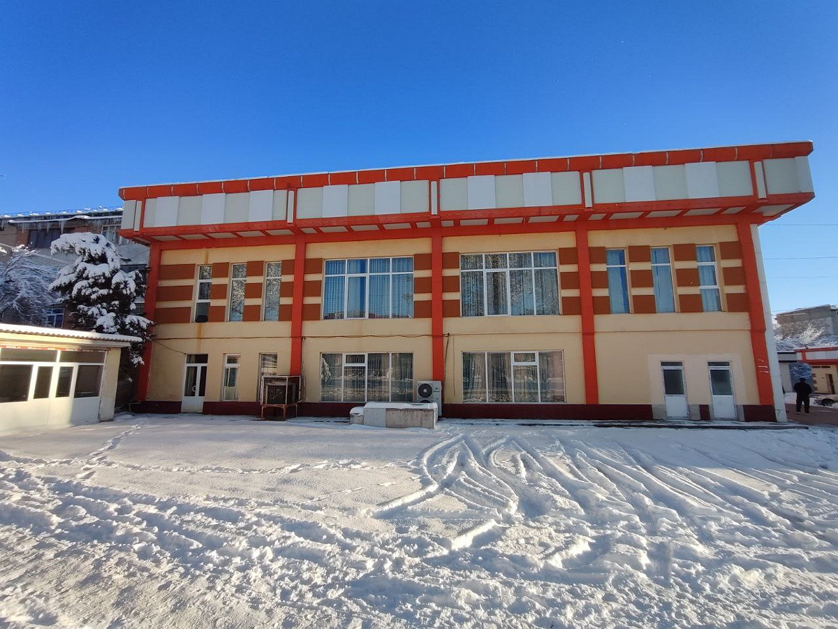 Kafe va dukon binosi