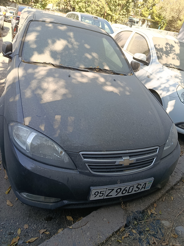 Фото лота: CHEVROLET LACETTI, фото 1 из 13