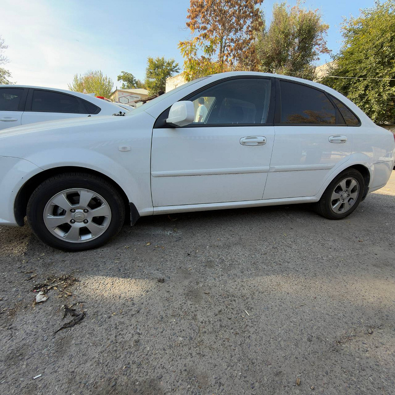 Фото лота: CHEVROLET LACETTI, фото 10 из 12