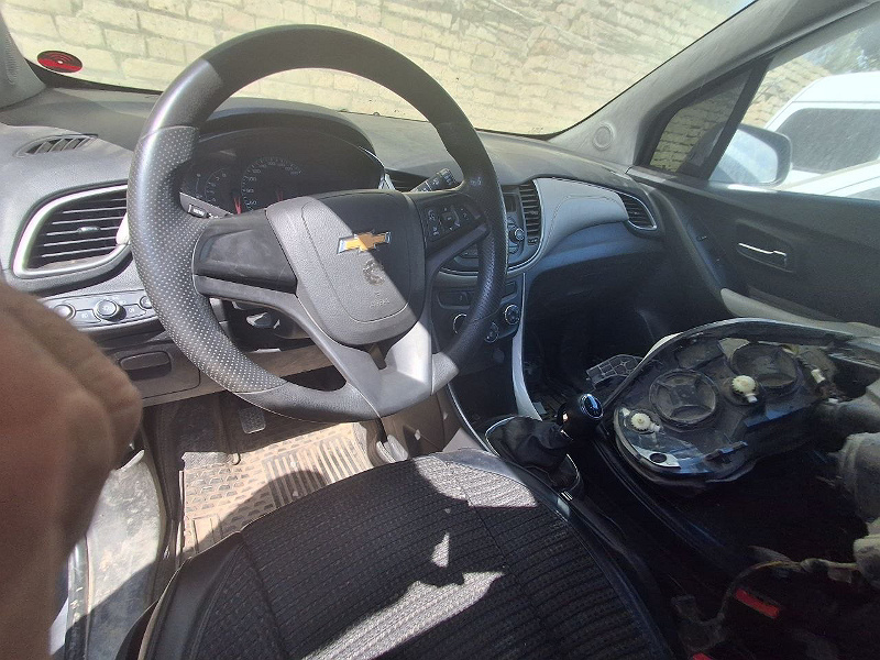 Фото лота: CHEVROLET TRACKER, фото 6 из 7