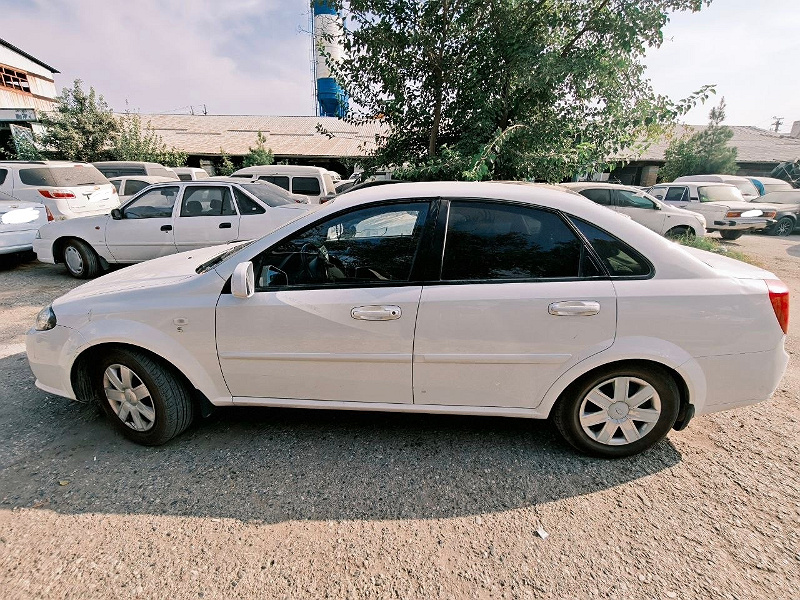 Фото лота: UZ AVTO MOTORS LASETTI L COMFORT, фото 9 из 14