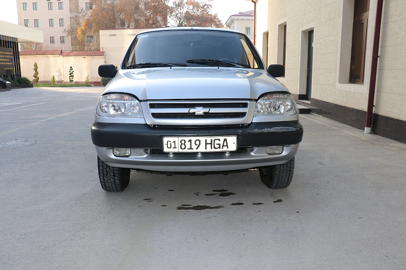 Фото лота: CHEVROLET NIVA, фото 1 из 4