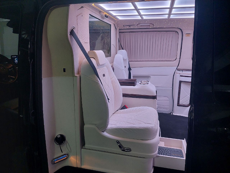 Фото лота: Mersedes Benz V Klass V300D, фото 9 из 20