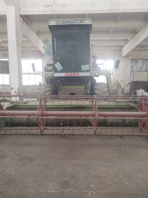 Фото лота: Claas Dominator-130, фото 1 из 3