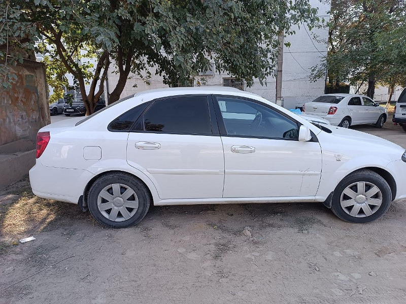 Фото лота: UZAUTOMOTORS LACETTI, фото 4 из 10