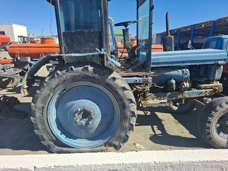 Фото лота: Traktor T-28X4MC, фото 3 из 4